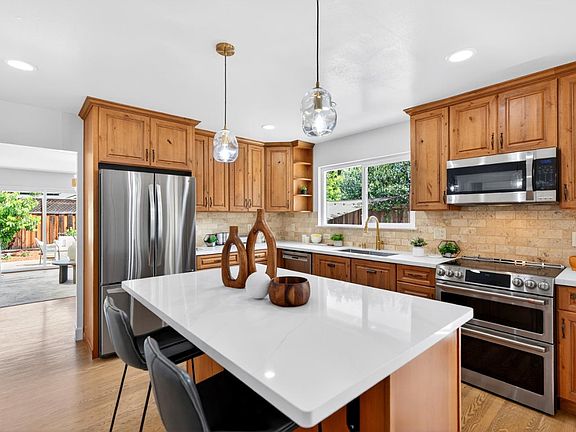 5th image of 1514 Barton Dr