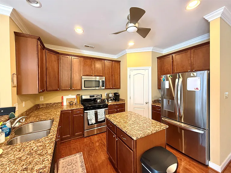 223 Quarterpath Rd — Photo 4