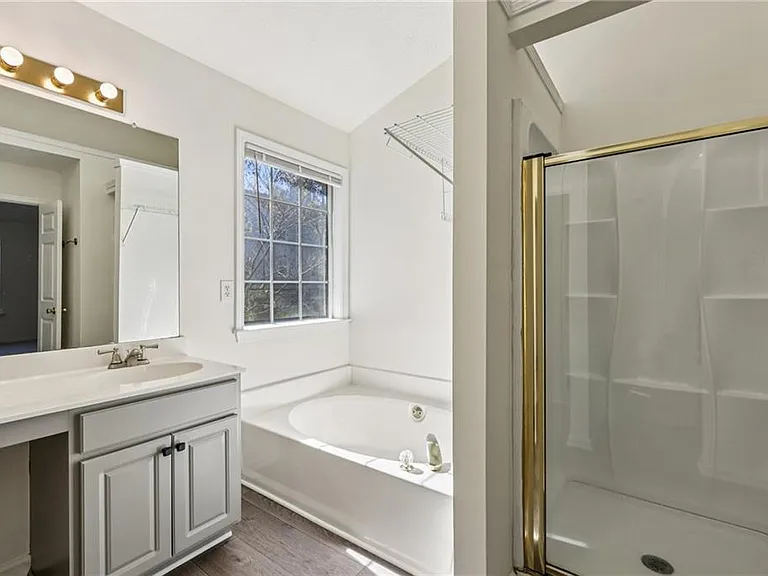 390 Manor Glen Dr — Photo 10