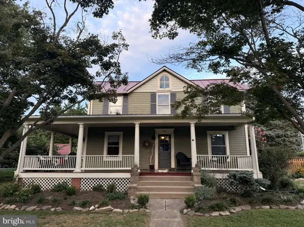 140 S 29th St, Purcellville, VA 20132