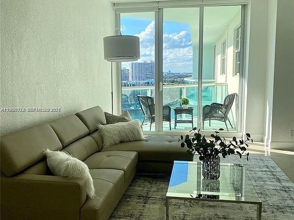 4th image of 3801 S Ocean Dr #Penthouse 16s