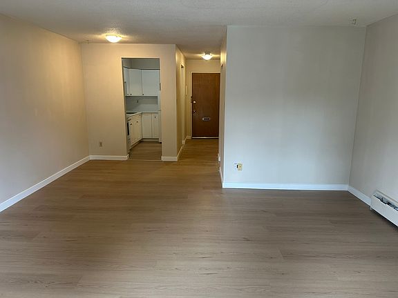 2nd image of 430 Ash St #0ffac3202