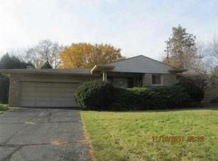 126 Wimpole Dr, Rochester Hills, MI 48309