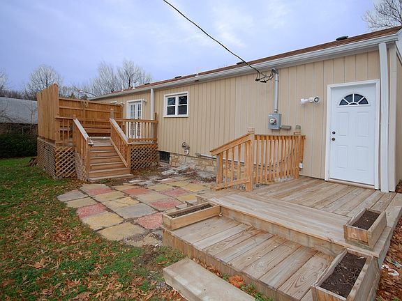 4th image of 2611 Ann Ave