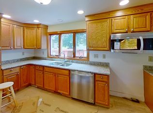 127 Potwine Ln, Amherst, MA 01002