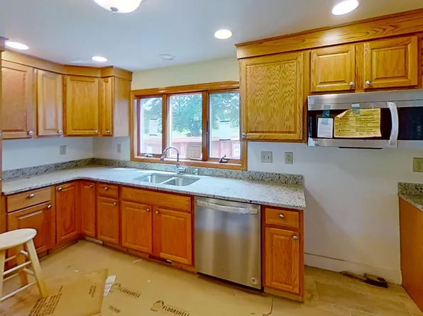 127 Potwine Ln, Amherst, MA 01002