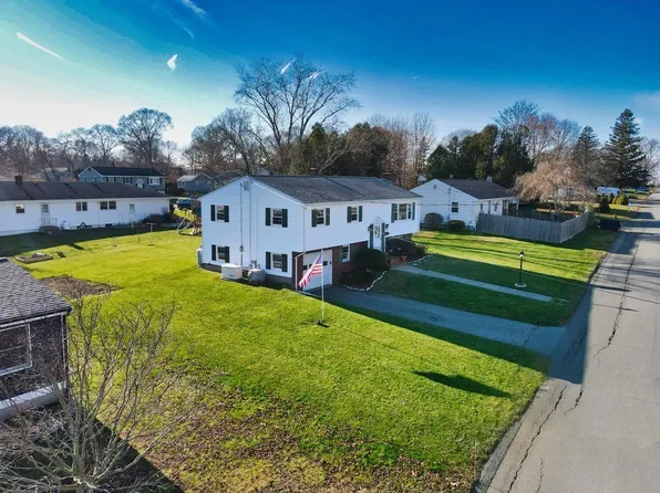 193 Russell Dr, Tiverton, RI 02878