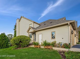 495 Doverton Ln, Fox River Grove, IL 60021