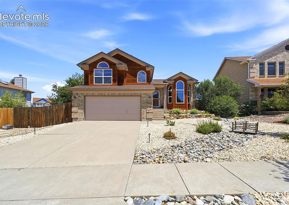 1st image of 2630 Summerhill Dr