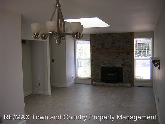 3rd image of 2645 Aspen Ct SE