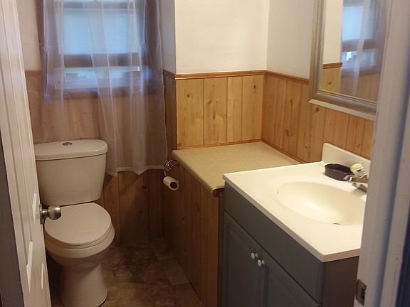 2nd image of 100 Rosella St