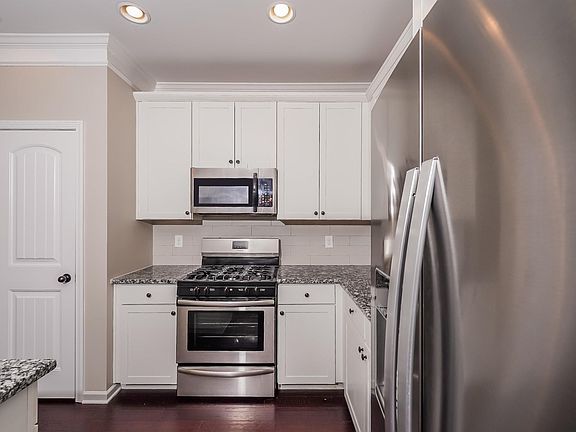 4th image of 1405 Overlook Dr