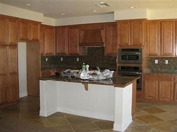 2nd image of 2320 Hartland Cir