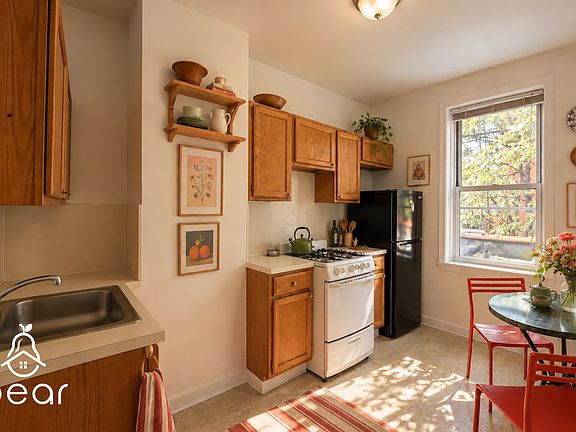 4th image of 66-68 Fresh Pond Rd #1R