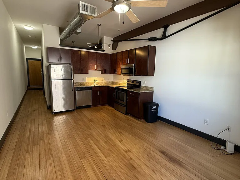 Cobblestone Commons — Photo 16