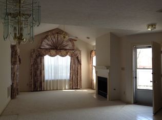 3845 Greenhurst Dr, Louisville, KY 40299