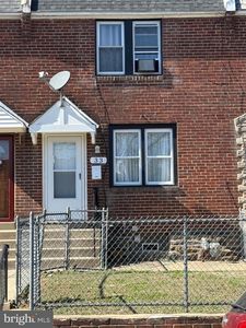 33 Mermont Cir, Darby, PA, 19023