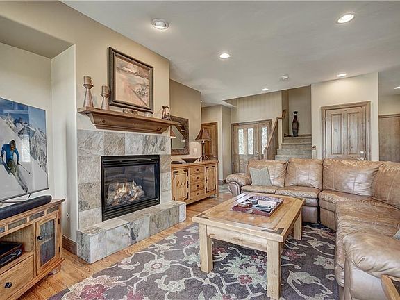 3rd image of 83 Oak Ln