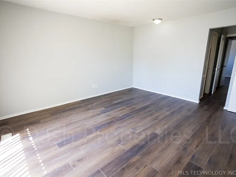 5104 S 75th East Ave — Photo 37