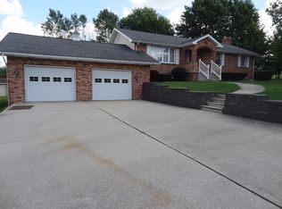 956 9th St, Colver, PA 15927