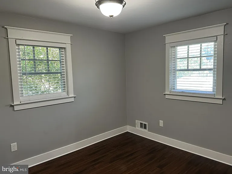 11809 Rivershore Dr — Photo 16