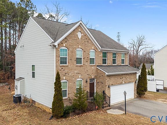 2nd image of 1724 Camerons Landing Blvd