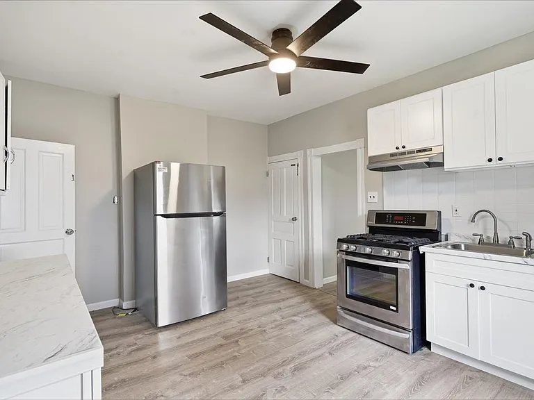 258 E Union St #258 — Photo 9