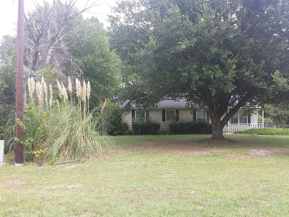 2nd image of 635 Barbara St