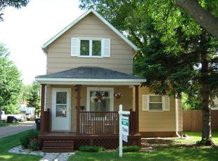 615 9th Ave S, Grand Forks, ND 58201