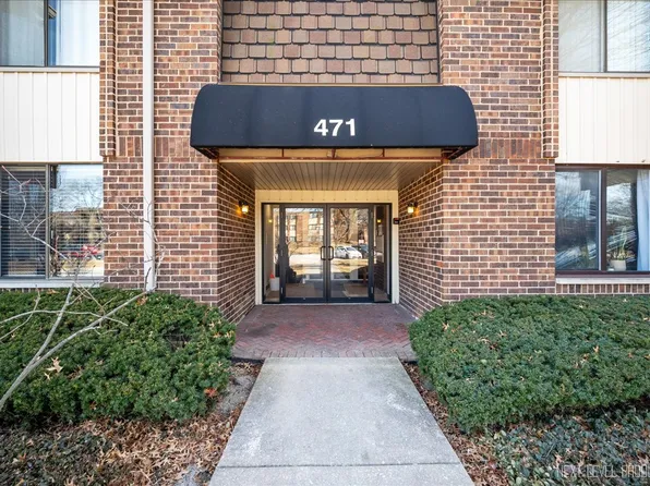 471 Raintree Ct Unit 1A, Glen Ellyn, IL 60137