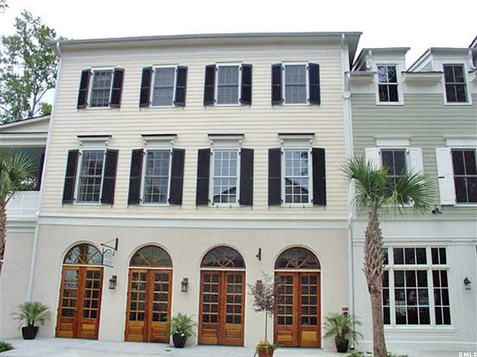 1st image of 3 Market Place Dr