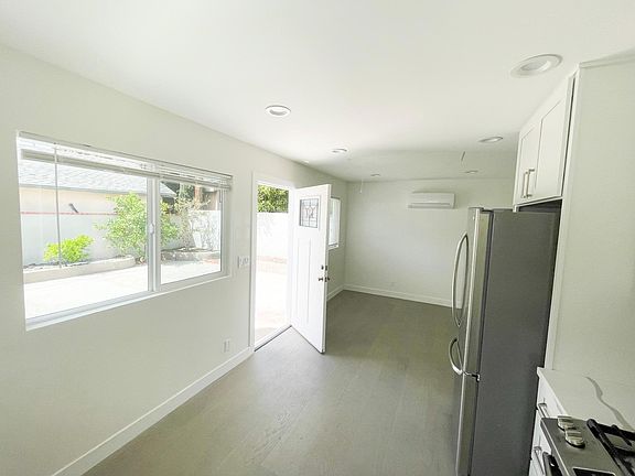 4th image of 533 Patterson Ave #A