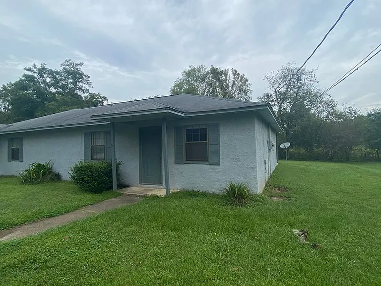 1330 Fuller Rd — Photo 1