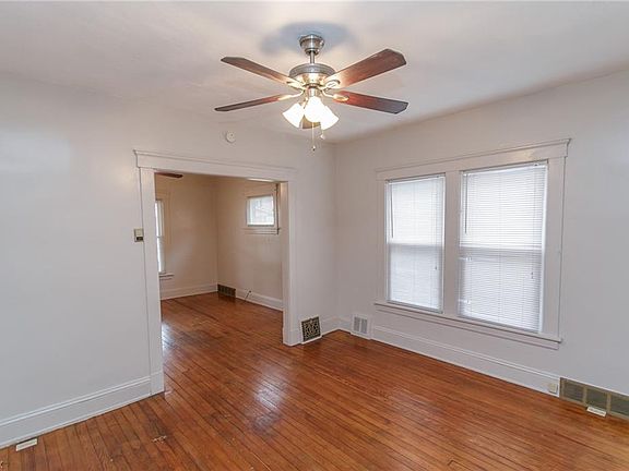 4th image of 2052 W 101st St