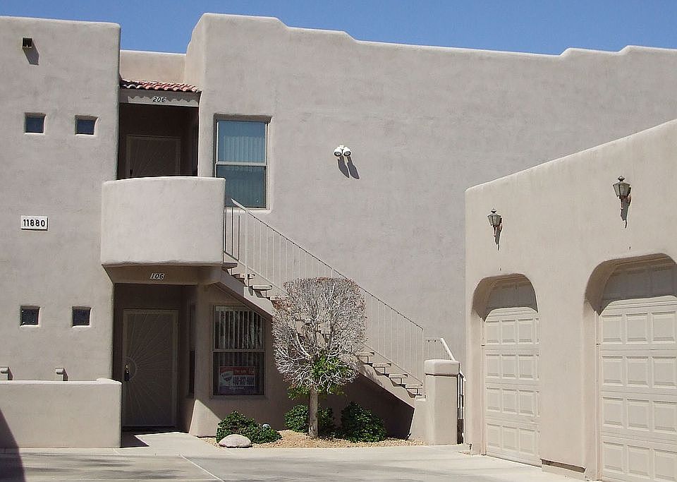 Front entry, ground level, unit #106 of Suncrest Villas
