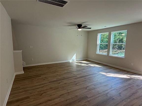 4th image of 216 Hamilton St