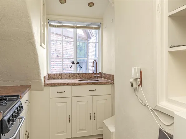 38-30 Douglaston Parkway image 4 of 15