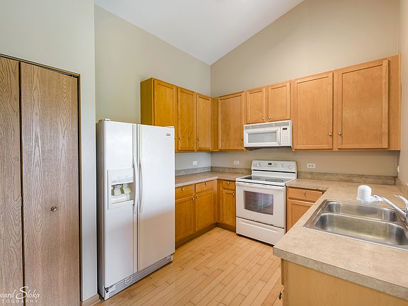 5th image of 231 Silverstone Dr #231