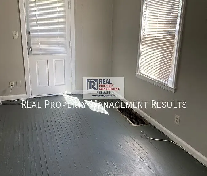 1208 Macarthur Dr — Photo 8