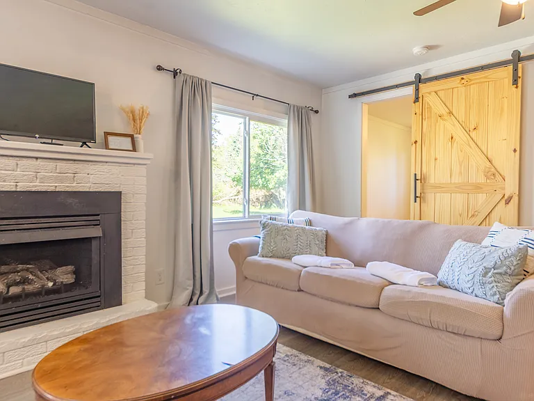 2906 Blue Star Hwy #2 — Photo 5