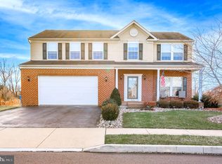 1913 Alamingo Dr, Quakertown, PA 18951