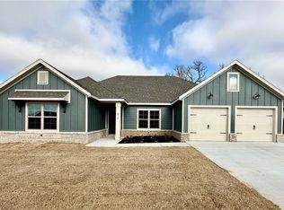 912 Taylor Ln, Pea Ridge, AR 72751