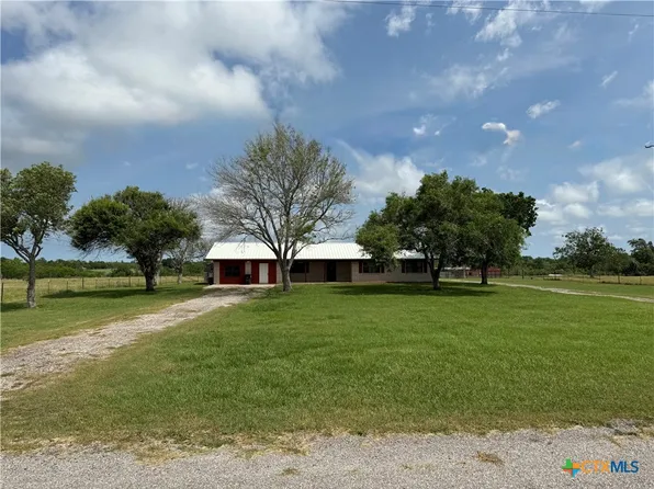12 Massena Rd, Victoria, TX 77905