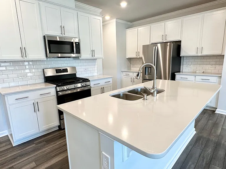 108 Jade Creek Dr — Photo 5