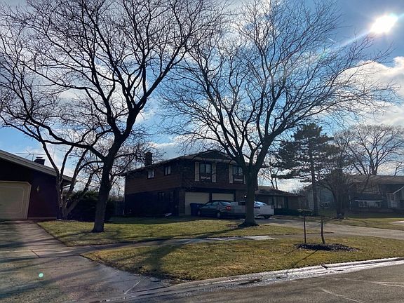 3rd image of 244 Millford Ln