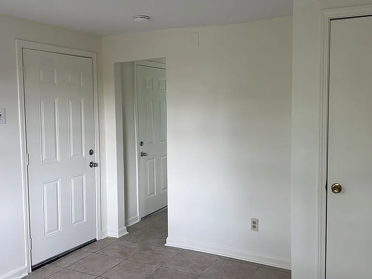 2633 New Orleans St — Photo 3