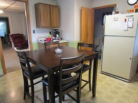 5th image of 134 Breed St