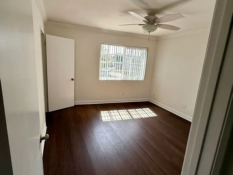 233 S Juanita Ave #1 — Photo 13