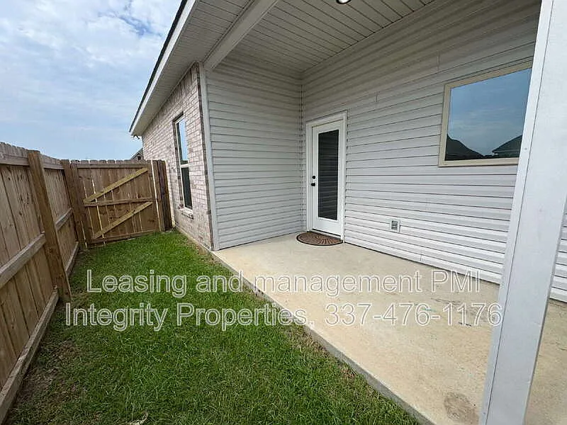 4 bed, 2.0 bath, 1550 sqft, $1,995 — Photo 1