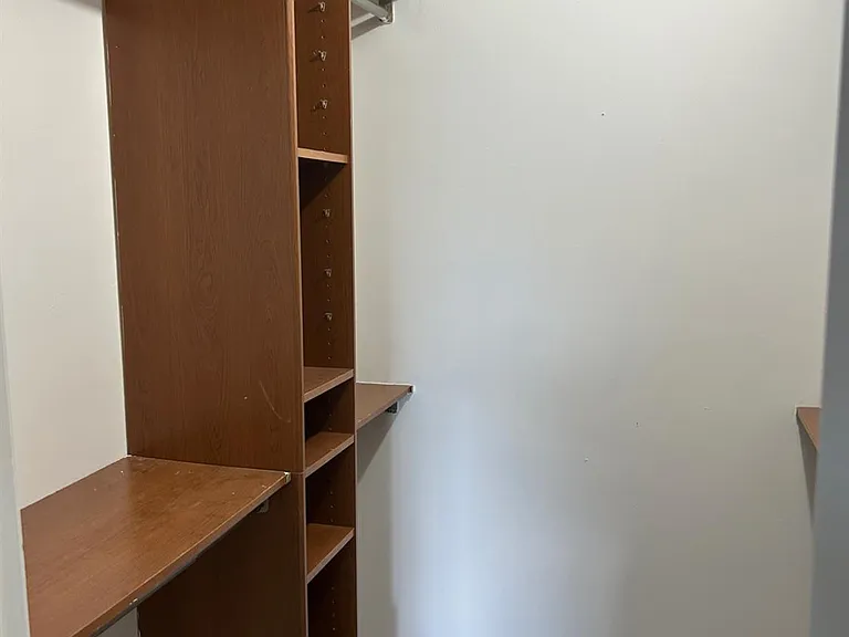 28 Renaissance Ln — Photo 10